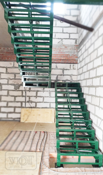мк №23. металлокаркас лестницы (под зашивку)