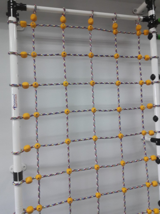 Дополнительная стойка к пристенному ДСК с сеткой для лазания