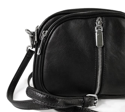 (АРТИКУЛ: 7865/1/02) СУМКА ЖЕНСКАЯ НЕБОЛЬШАЯ, НАТУРАЛЬНАЯ КОЖА, ЧЕРНАЯ , ТРИ ОТДЕЛЕНИЯ, С ДЕКОРАТИВНОЙ МОЛНИЕЙ, ДЛИННЫЙ РЕМЕНЬ  ЧЕРЕЗ ПЛЕЧО