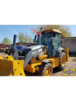 Стекло лобовое верхнее на John Deere 325J