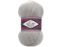 Пряжа Superwash Alize (Ализе Супервош) Состав: 75% - SW шерсть, 20% - Полиамид Вес: 100 гр Метраж: 420 м. Цвет кофе с молоком