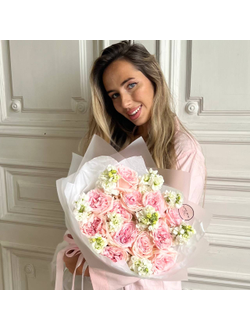 БУКЕТ МИКС ПИОНОВИДНЫХ РОЗ И МАТТИОЛЫ