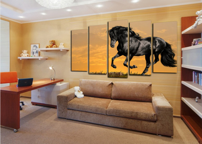 Модульная картина "Черный скакун"