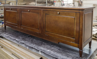 Тумба для виниловых пластинок.