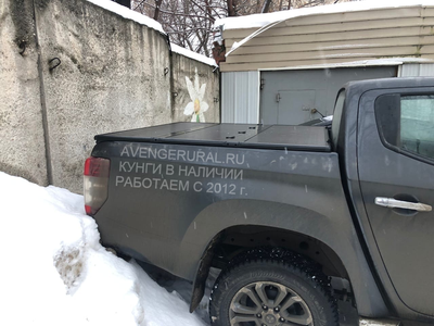 Жёсткая 3-секционная алюминиевая крышка на Мицубиси Л200 2015-2016-2017-2018-2019-2020-2021-2022