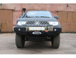 Передний силовой бампер без дуг серии Трофи на Mitsubishi Pajero Sport II 2008-2013 (02.121.03)