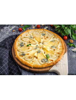 Пицца м грушей и горгонзолой