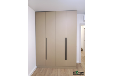 Шкафы распашные