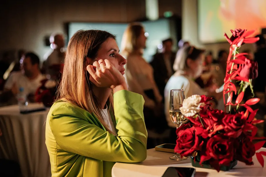 Оформление презентации Kuppersberg цветочными композициями от компании "Приятно" 