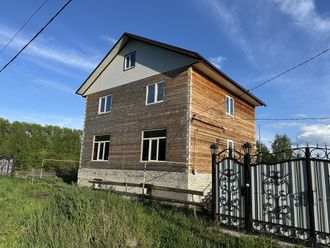 Дом, 270,2 кв.м, + зем. участок 12 соток, с. Ключи.