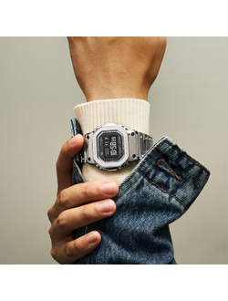 Часы Casio G-Shock GMW-BZ5000D-1