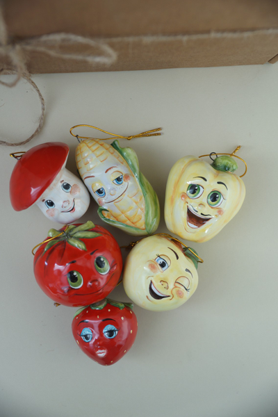 Комплект ёлочных игрушек "Фрукты-неФрукты"