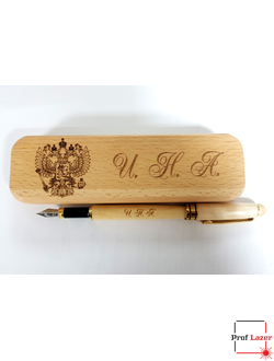 Деревянная перьевая ручка с гравировкой инициалов