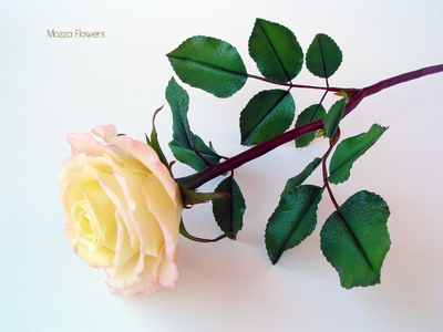 "Свет моей души". Роза из полимерной глины.